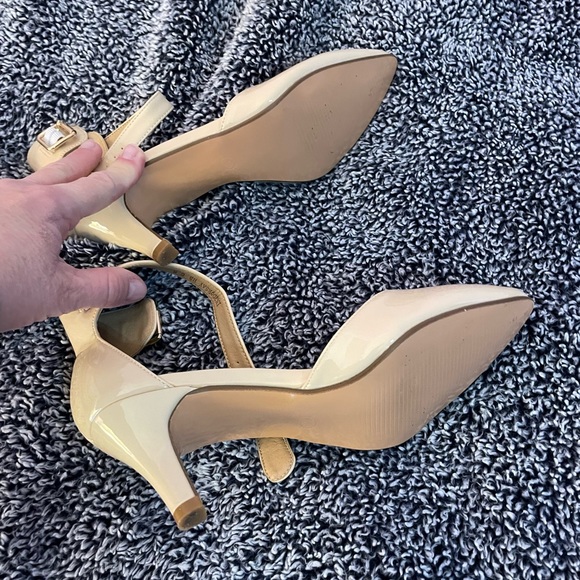 IDIFU heals w/strap. - Picture 3 of 3